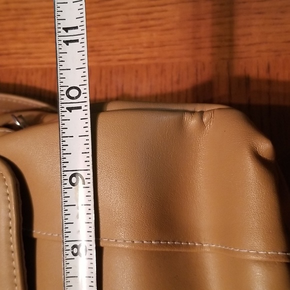 Cherokee Ladies Leather Backpack - Picture 11 of 13